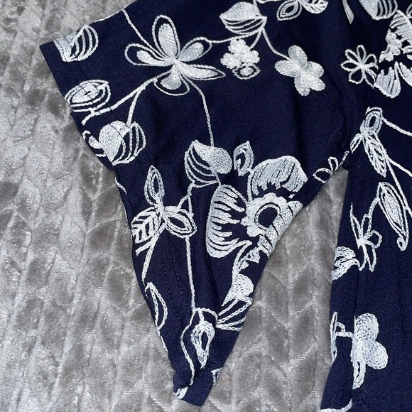 Anthropologie Liv Los Angeles Short sleeve embroidered shirt.  Size small. - Picture 9 of 12